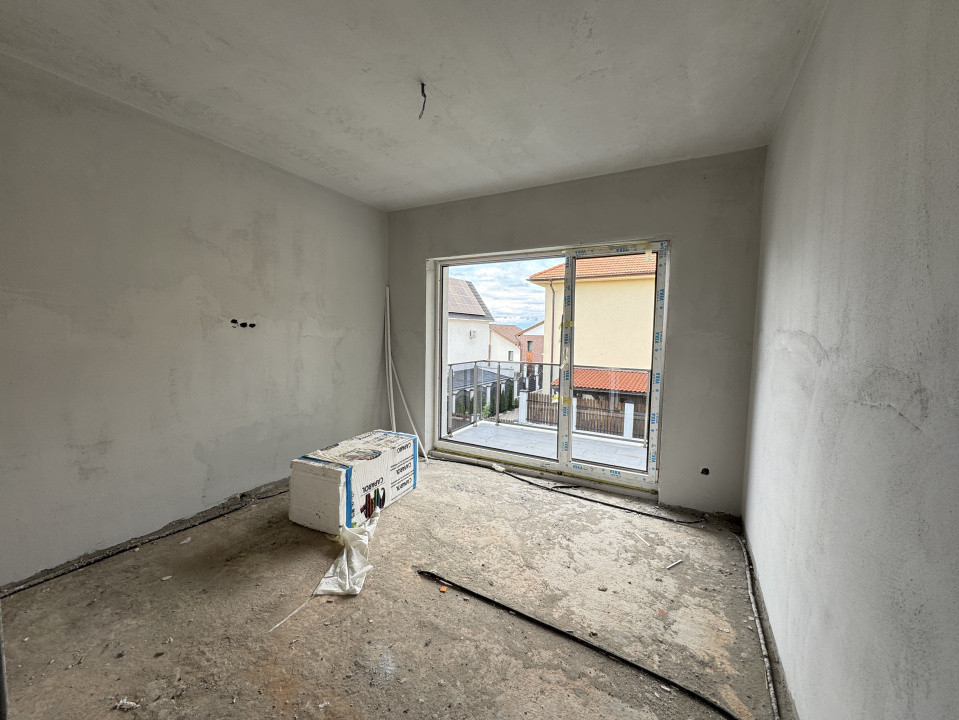 Casa tip duplex, 120 mp, 4 camere, teren liber 250 mp, Dezmir