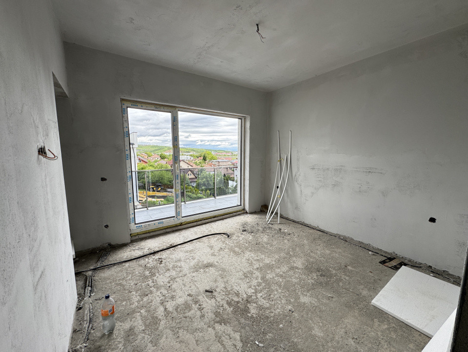 Casa tip duplex, 120 mp, 4 camere, teren liber 250 mp, Dezmir