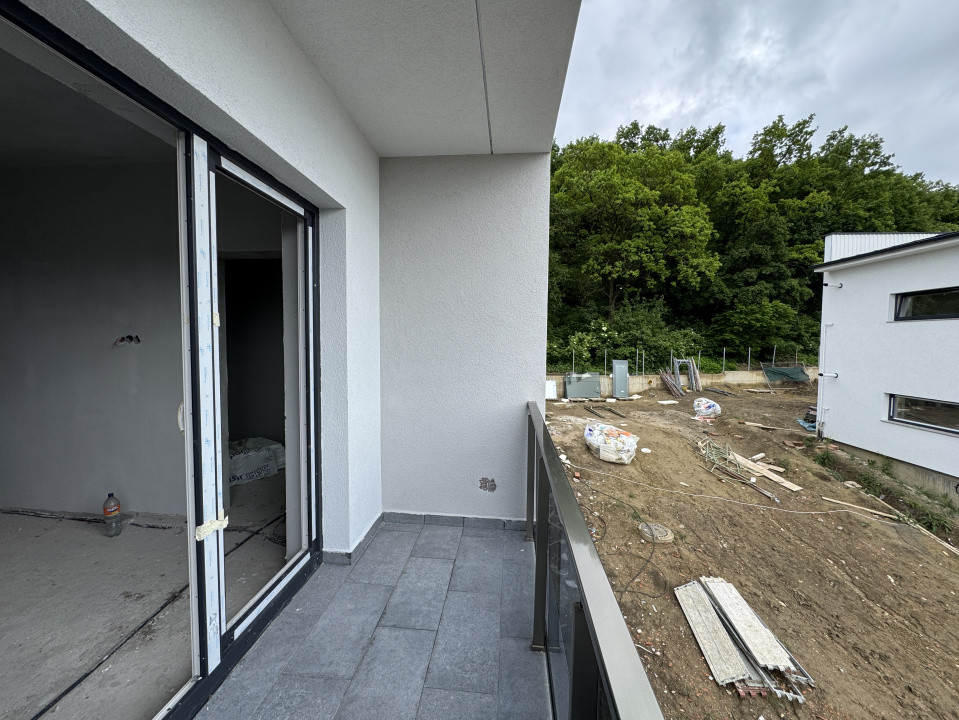 Casa tip duplex, 120 mp, 4 camere, teren liber 250 mp, Dezmir