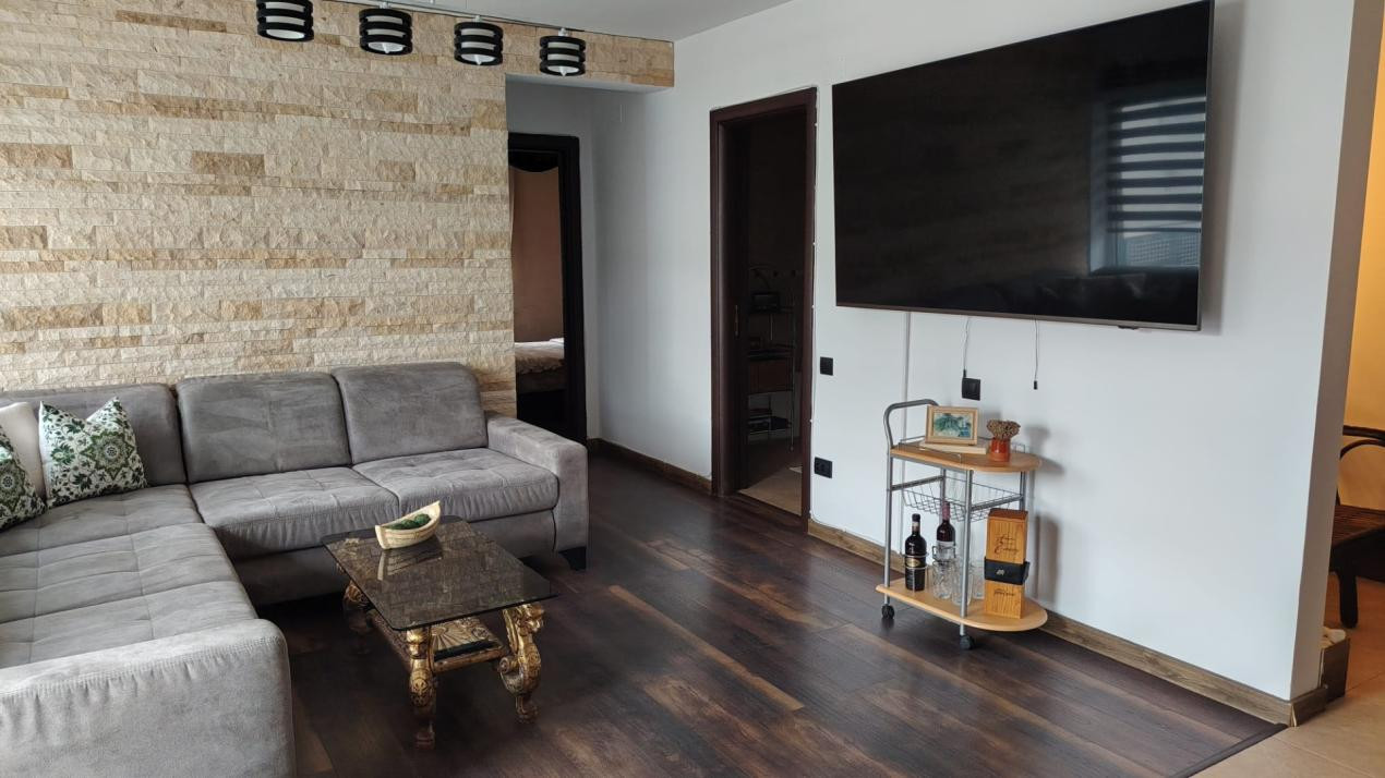  Apartament cu 3 camere, 2 balcoane și parcare inclusă – Zona Eroilor, Floresti