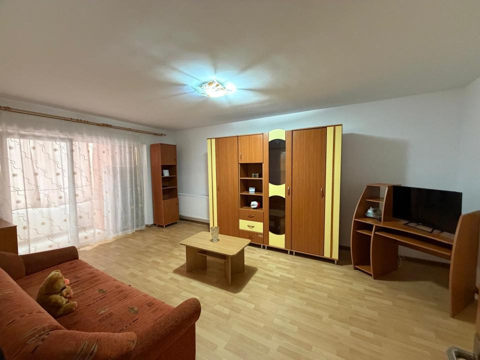 Apartament de inchiriat 2 camere decomandat si parcare!
