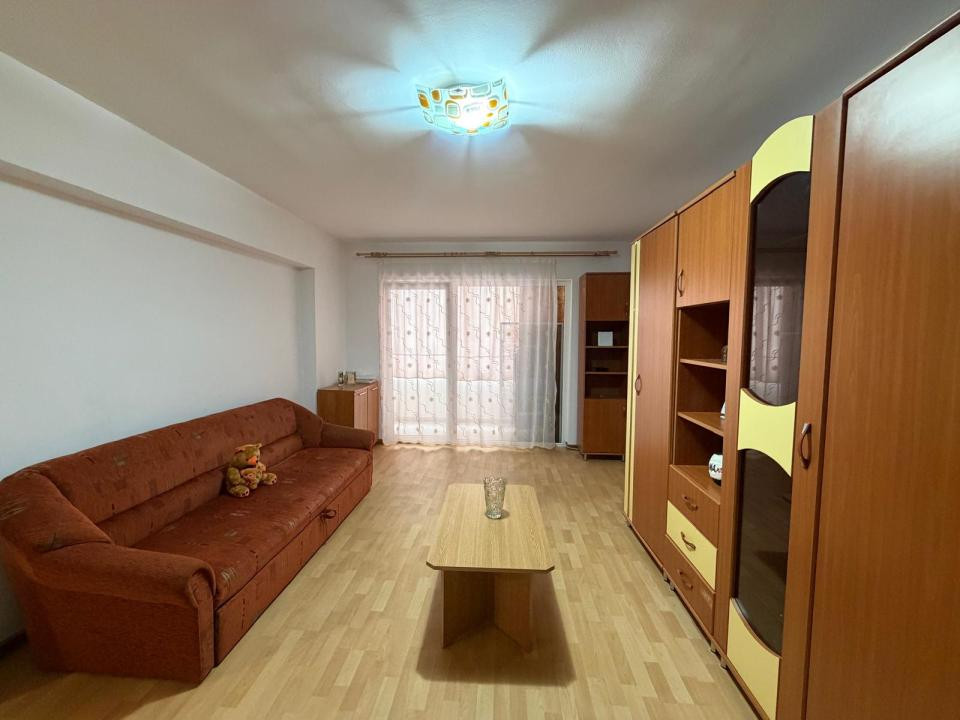 Apartament de inchiriat 2 camere decomandat si parcare!