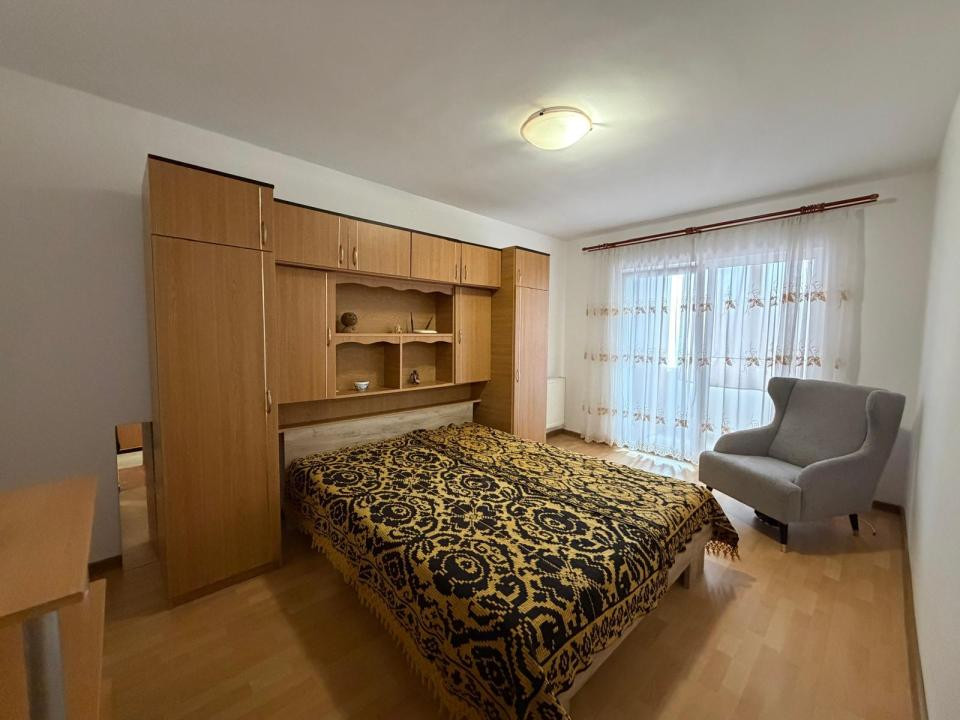 Apartament de inchiriat 2 camere decomandat si parcare!