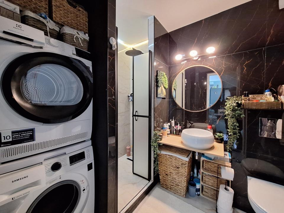 Apartament finisat modern, etajul 1, parcare, zona Florilor