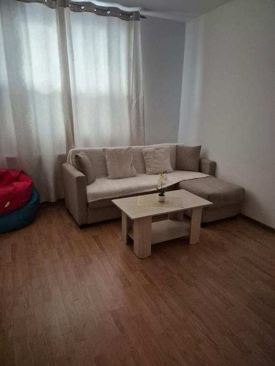 Apartament de inchiriat 2 camere decomandate si parcare zona Eroilor!