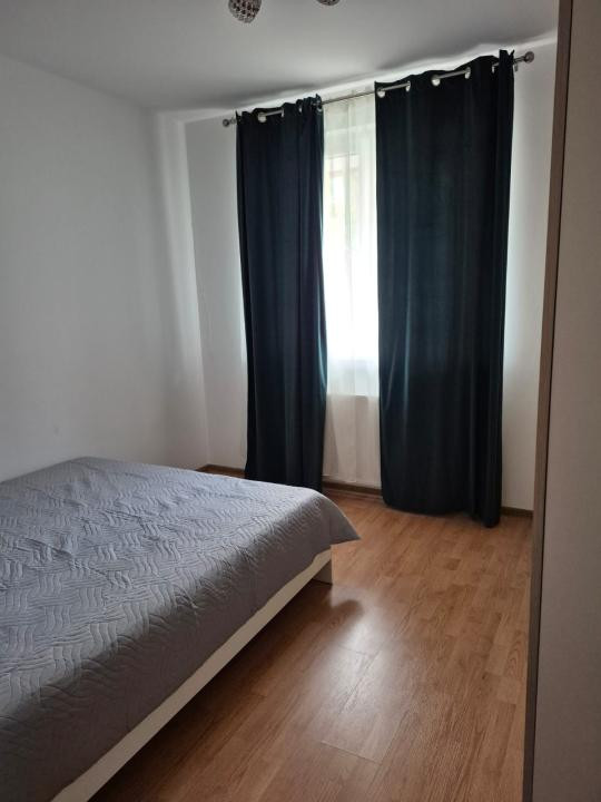 Apartament de inchiriat 2 camere decomandate si parcare zona Eroilor!