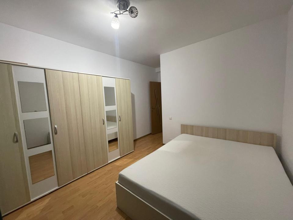 Apartament de inchiriat 2 camere decomandate si parcare zona Eroilor!