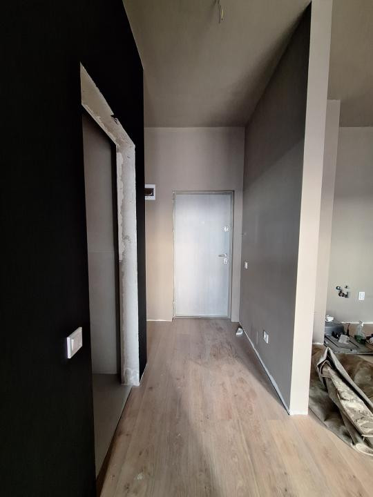 Apartament in bloc nou, etaj intermediar, balcon, zona Eroilor