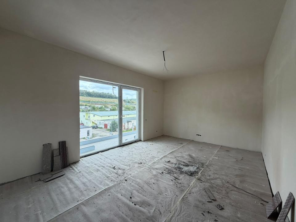 Apartament in bloc nou , semifinisat 2 camere etaj 1 zona Cetatii!