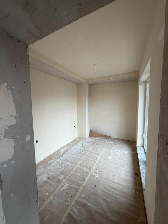 Apartament in bloc nou , semifinisat 2 camere etaj 3 zona Cetatii!