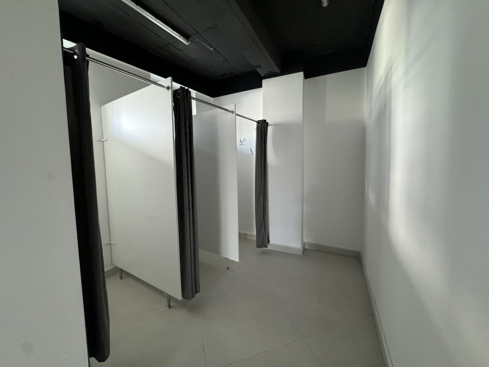 Spațiu comercial, parter, 190 mp utili, vitrină, zona Corneliu Coposu