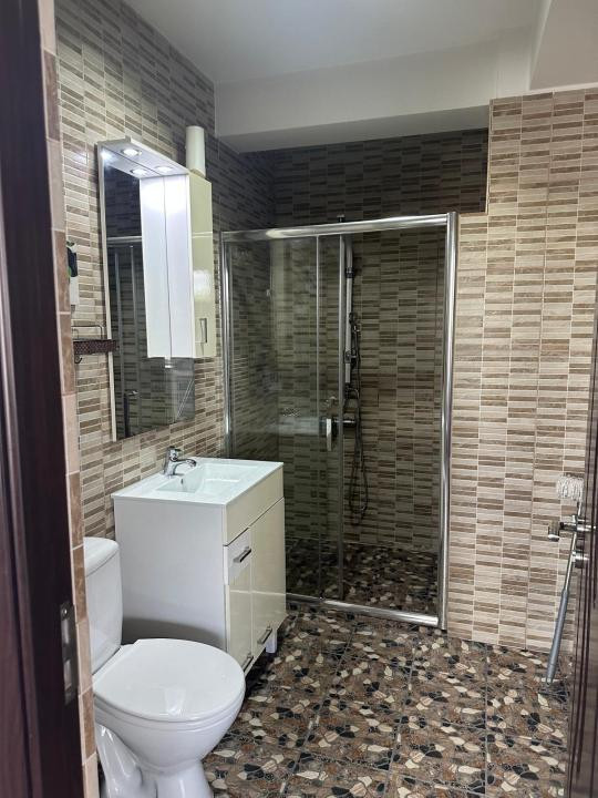 Apartament cu 2 camere,terasa de 56 mp,bloc nou cu lift,zona Terra