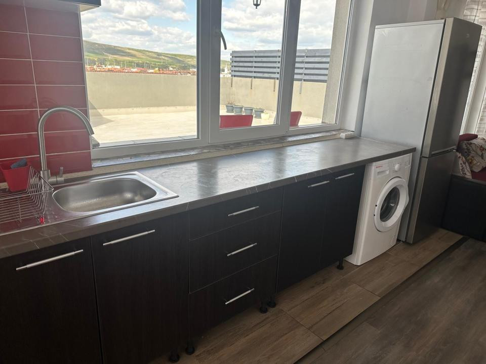 Apartament cu 2 camere,terasa de 56 mp,bloc nou cu lift,zona Terra
