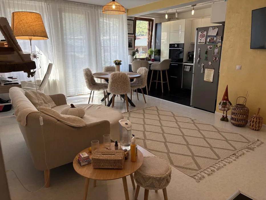 Apartament la etajul 1, 64 mp, parcare, zona Parcului Poligon
