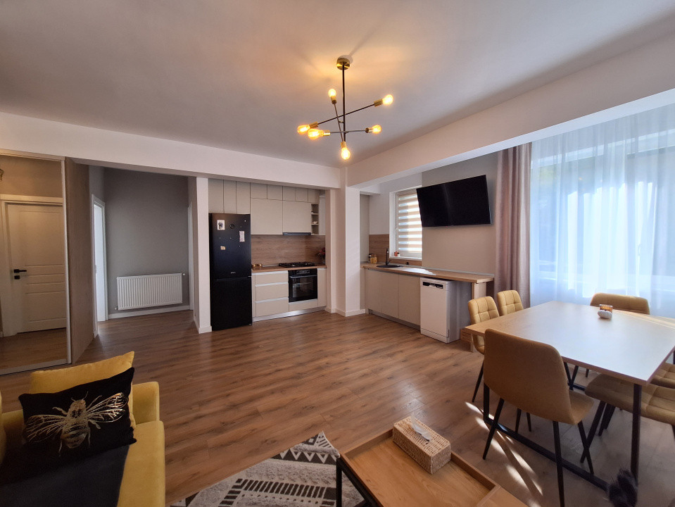 Apartament finisat modern, etaj intermediar, balcon, zona Teilor