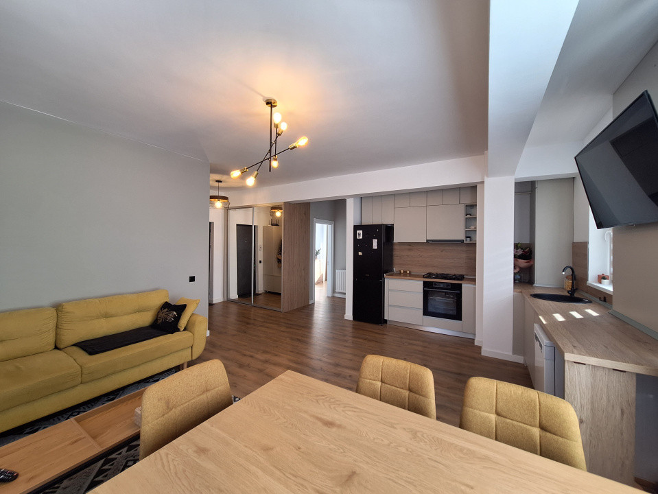 Apartament finisat modern, etaj intermediar, balcon, zona Teilor
