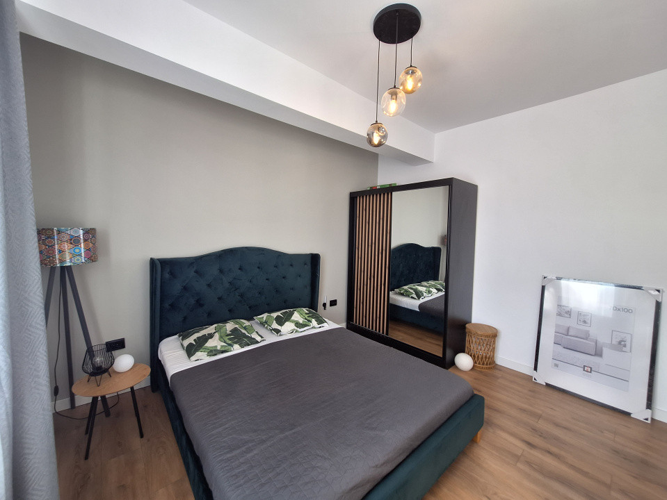 Apartament finisat modern, etaj intermediar, balcon, zona Teilor