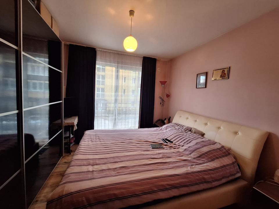 Apartament la etajul 1, 61 mp, balcon, zona Porii