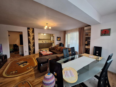 Apartament la etajul 1, 61 mp, balcon, zona Porii