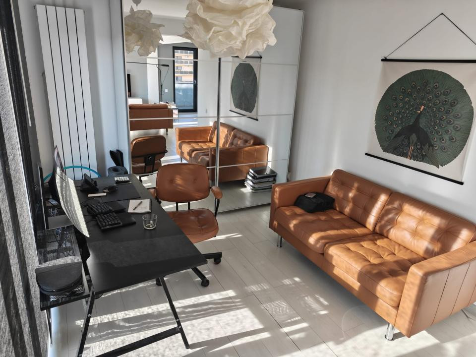 Apartament cu 3 camere , terasa de 50 mp,parcare 
