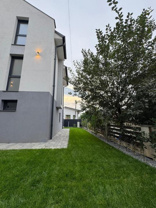 Casa individuala smart de vanzare 193 mp utili, garaj, teren 300 mp, zona VIVO!