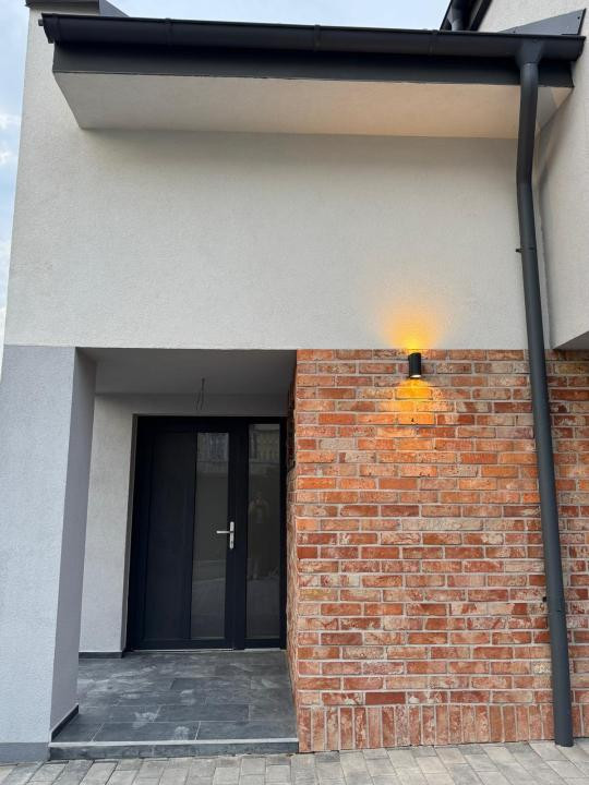 Casa individuala smart de vanzare 193 mp utili, garaj, teren 300 mp, zona VIVO!