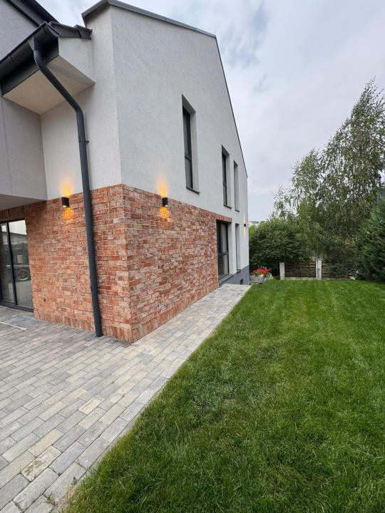 Casa individuala smart de vanzare 193 mp utili, garaj, teren 300 mp, zona VIVO!