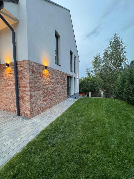 Casa individuala smart de vanzare 193 mp utili, garaj, teren 300 mp, zona VIVO!