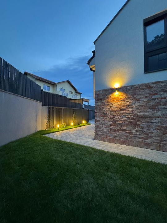 Casa individuala smart de vanzare 193 mp utili, garaj, teren 300 mp, zona VIVO!