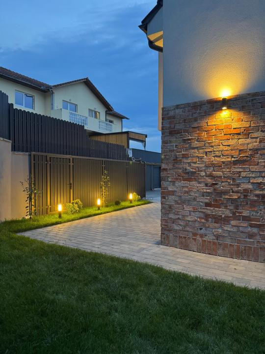 Casa individuala smart de vanzare 193 mp utili, garaj, teren 300 mp, zona VIVO!