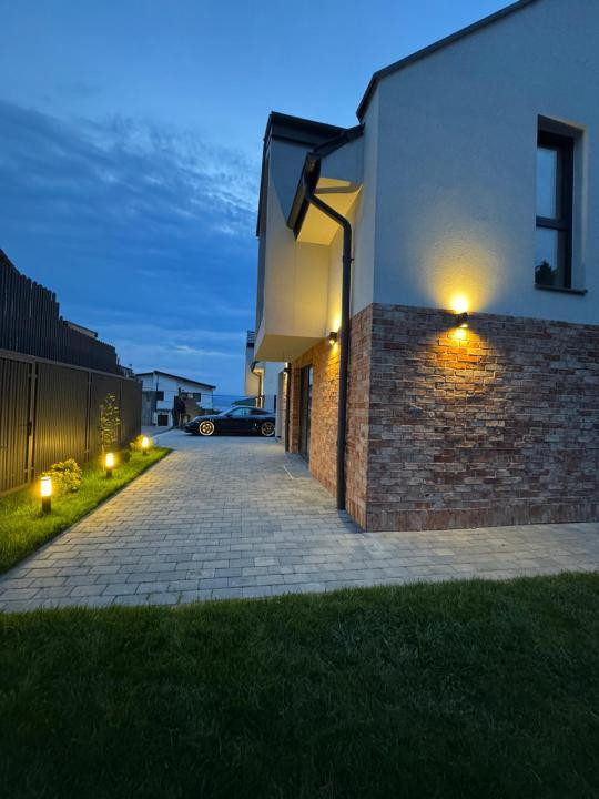 Casa individuala smart de vanzare 193 mp utili, garaj, teren 300 mp, zona VIVO!