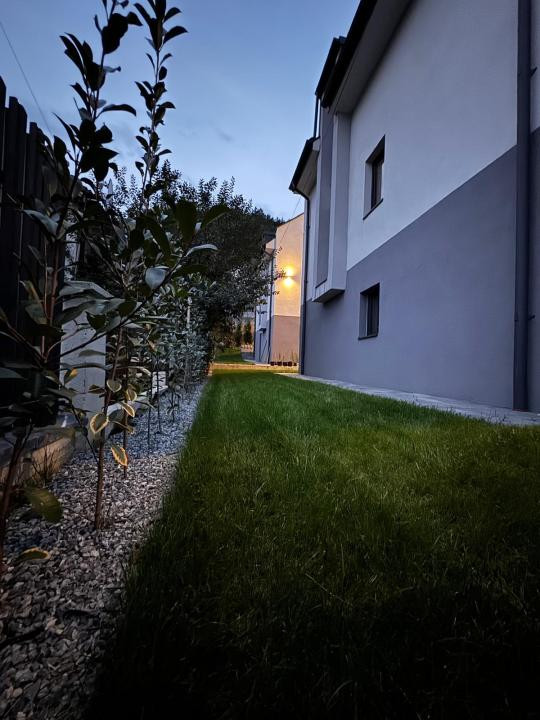 Casa individuala smart de vanzare 193 mp utili, garaj, teren 300 mp, zona VIVO!