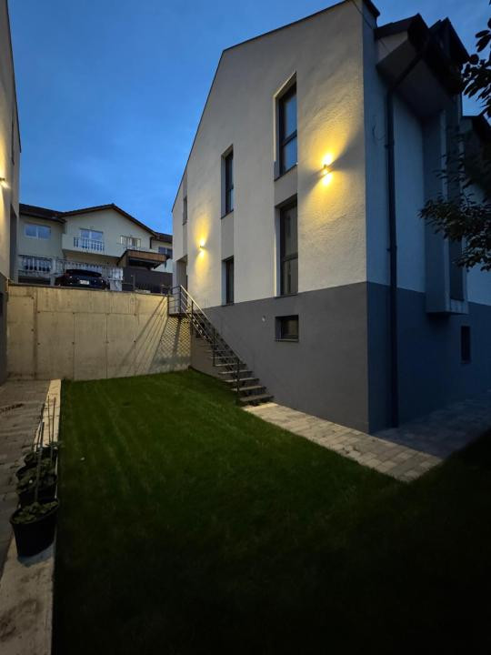 Casa individuala smart de vanzare 193 mp utili, garaj, teren 300 mp, zona VIVO!