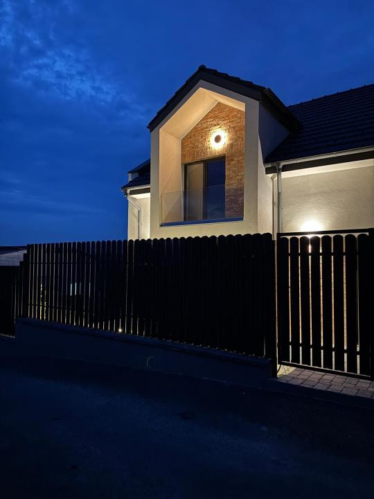 Casa individuala smart de vanzare 193 mp utili, garaj, teren 300 mp, zona VIVO!