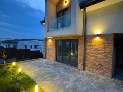 Casa individuala smart de vanzare 193 mp utili, garaj, teren 300 mp, zona VIVO!