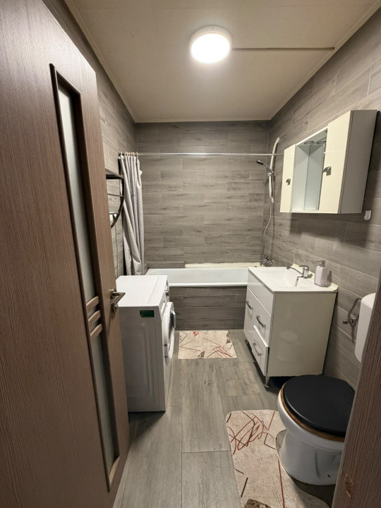 Apartament cu o camera ,strada Eroilor,etajul 1
