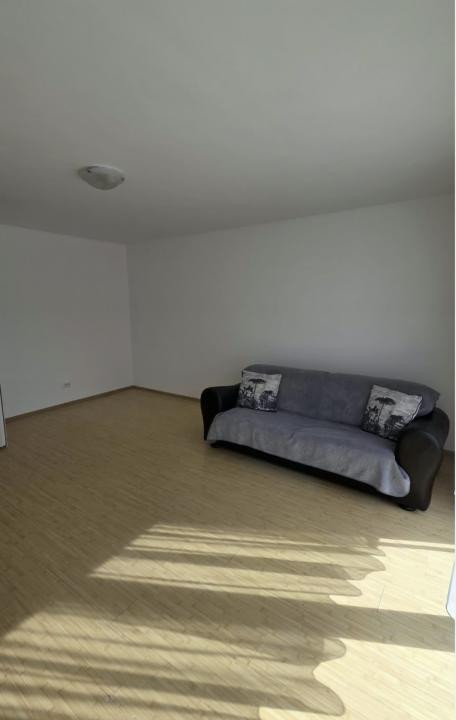 Apartament de 40 mp utili,zona Terra,etaj 2