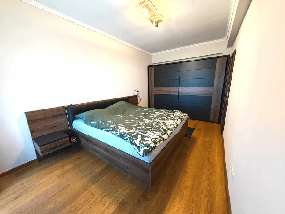 Apartament cu 3 camere, 63 mp, balcon, zona Terra