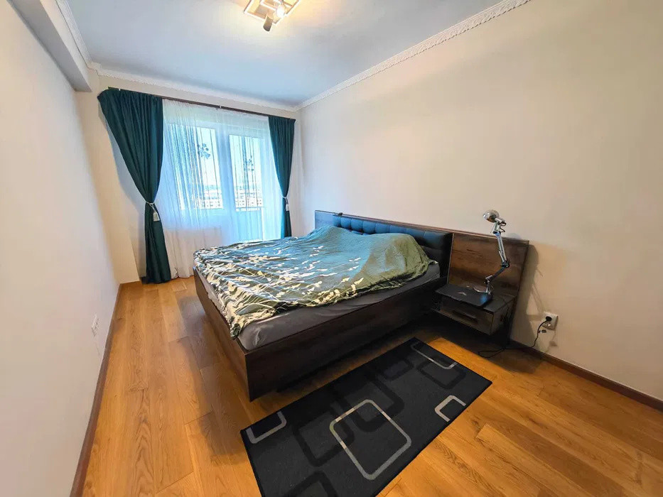 Apartament cu 3 camere, 63 mp, balcon, zona Terra
