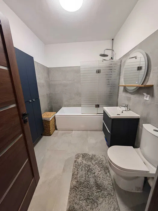 Apartament cu 3 camere, 63 mp, balcon, zona Terra