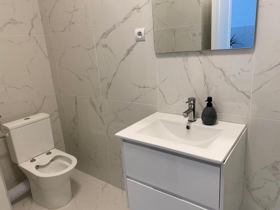 Apartament 2 camere de închiriat | terasa | parcare 
