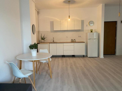 Apartament 2 camere de închiriat | terasa | parcare 