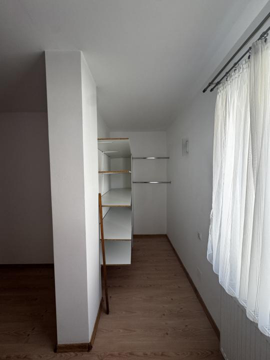 Apartament de închiriat, 2 camere, parcare, zona Terra