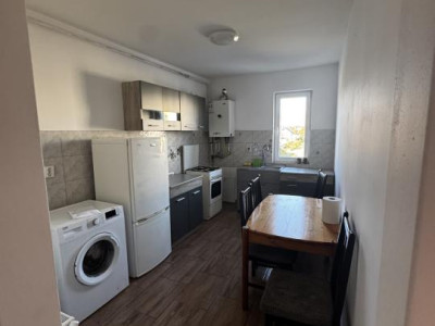 Apartament de închiriat, 2 camere, parcare, zona Terra