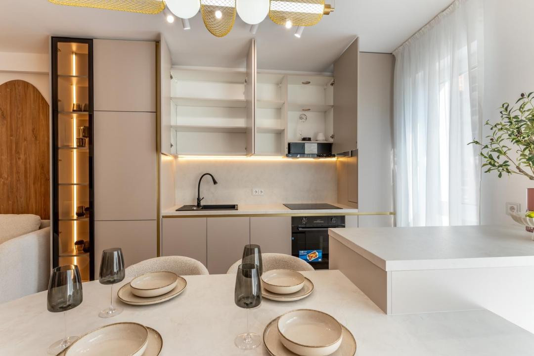 Apartament de 2 camere ultra lux, 50 mp , etaj intermediar, zona Tineretului