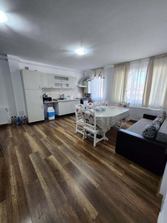 Apartament cu 2 camere, parcare, strada Teilor
