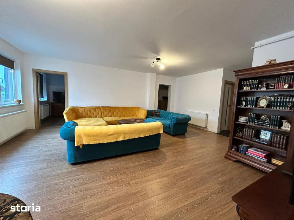 Apartament de 3 camere, 90 mp utili + 2 parcari zona Fagului