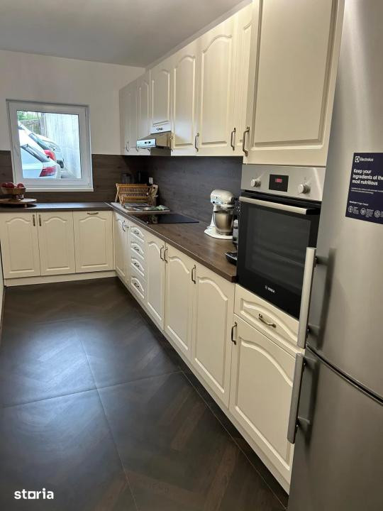 Apartament de 3 camere, 90 mp utili + 2 parcari zona Fagului