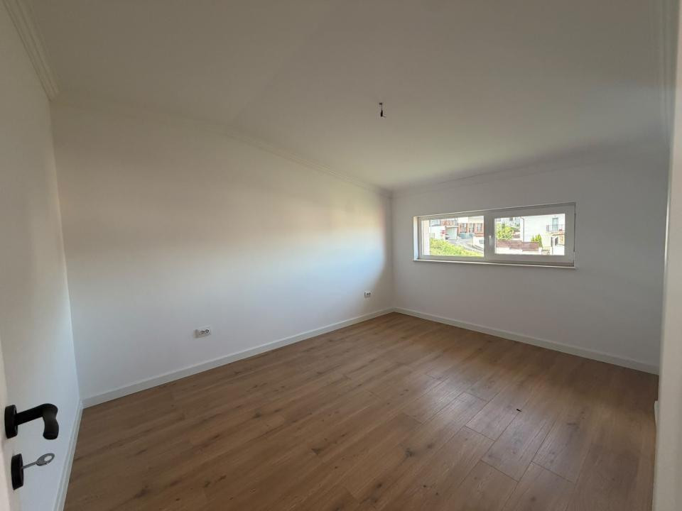 Apartament de vanzare 3 camere, 2 bai si parcare subterana!