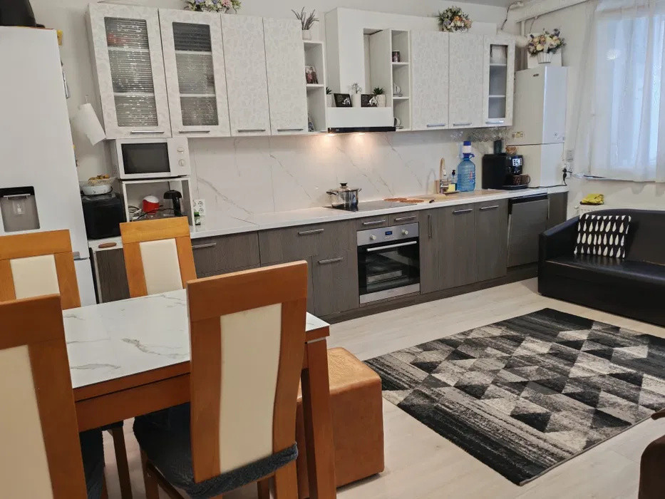 Apartament la etajul 1, balcon, langa VIVO